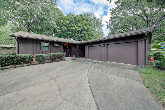 5916 W 78th St 002