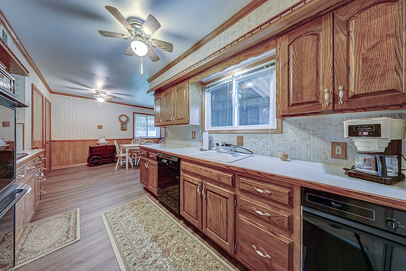 5916 W 78th St 009