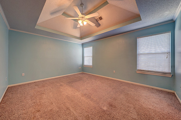 866 N Maple St 019