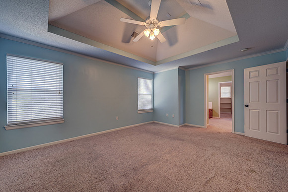 866 N Maple St 020