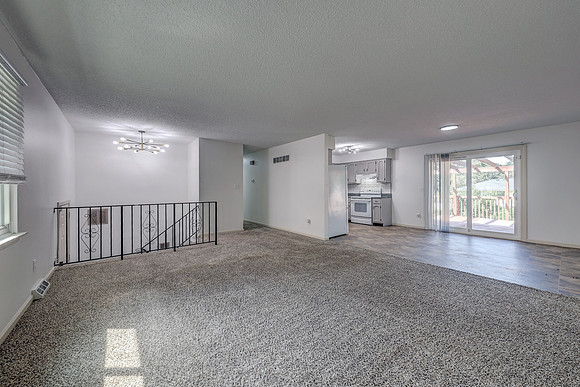 407 SE Moreland School Rd 012