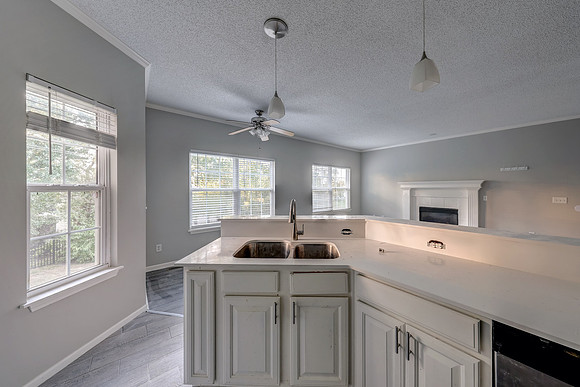 15928 W 91st Ter 009