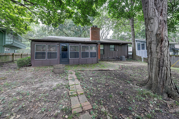 5916 W 78th St 004