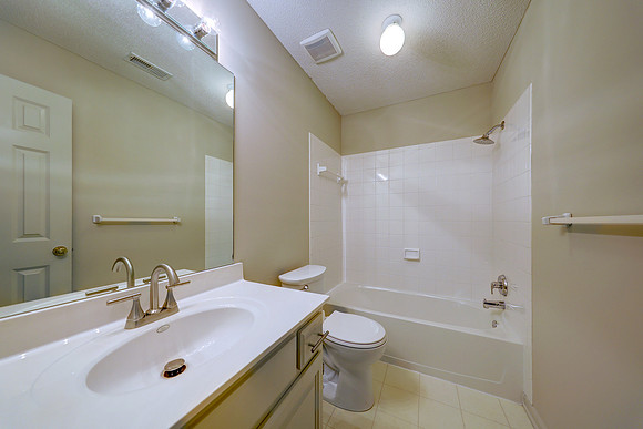 21475 W 121st 010