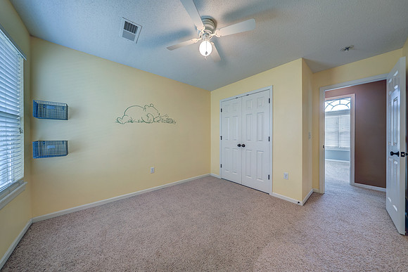 866 N Maple St 017