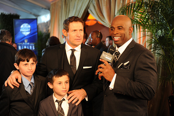 NFLHonorsAward_106
