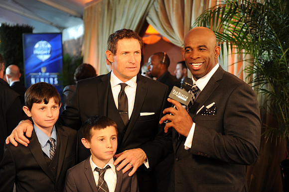 NFLHonorsAward_105