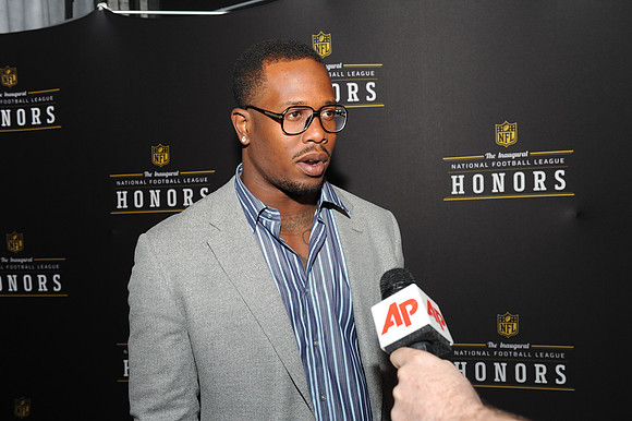 NFLHonorsAward_140