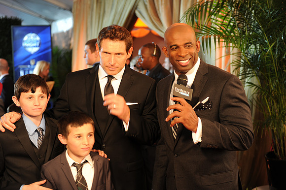 NFLHonorsAward_104