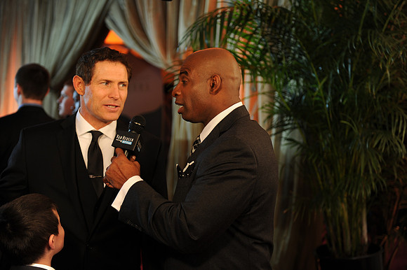 NFLHonorsAward_120