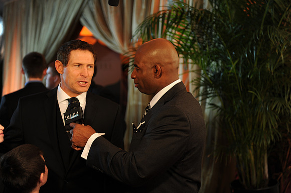 NFLHonorsAward_117