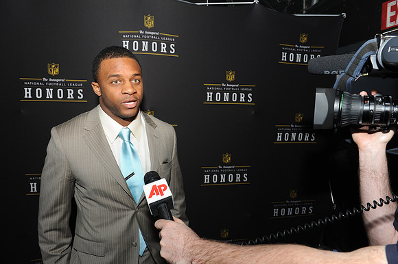 NFLHonorsAward_205