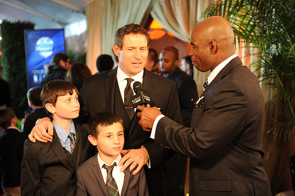 NFLHonorsAward_108