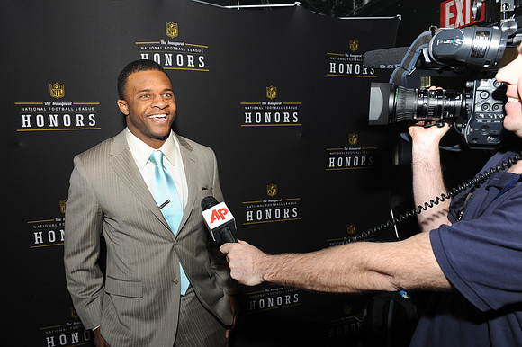NFLHonorsAward_203