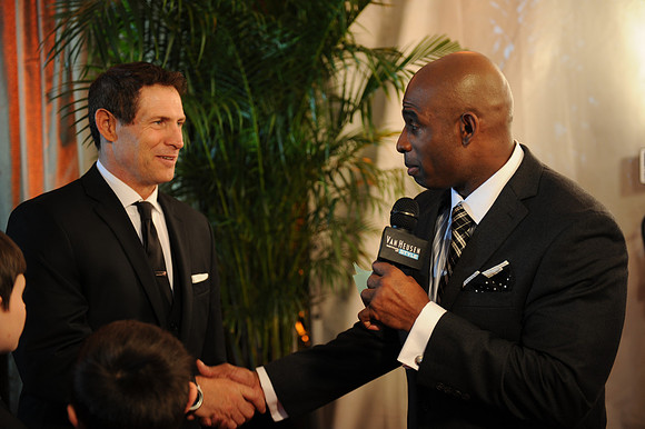 NFLHonorsAward_125