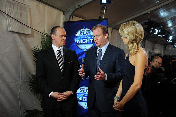 NFLHonorsAward_081