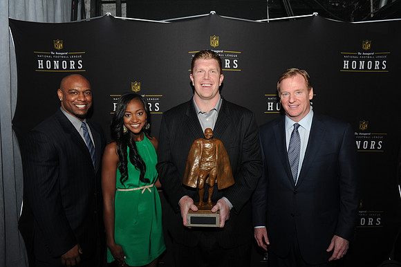 NFLHonorsAward_183
